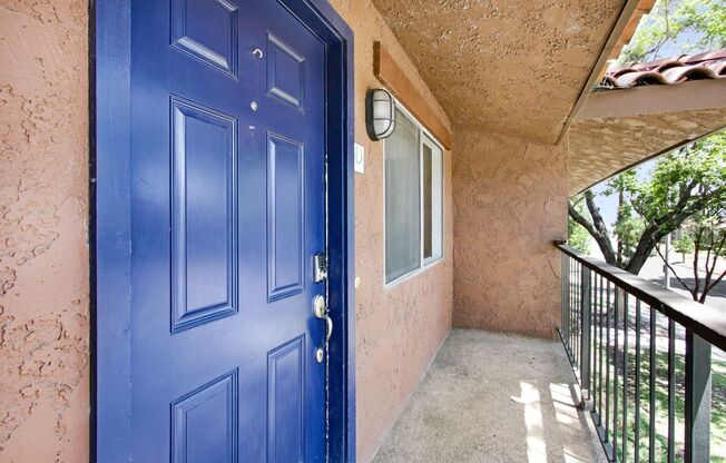 Available now for immediate move in. The Lake at Corona.