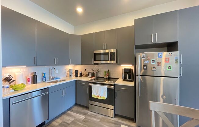 2 beds, 2 baths, $1,645, Unit 302