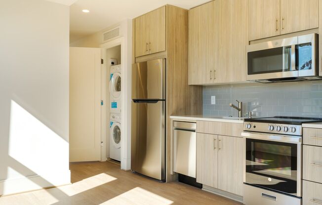 1 bed, 1 bath, $3,800, Unit 428