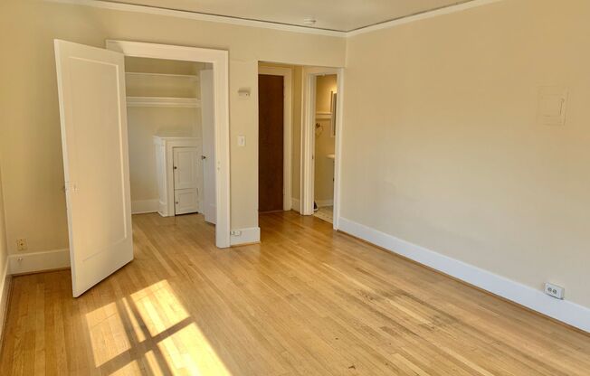 Studio, 1 bath, 487 sqft, $1,395, Unit 103
