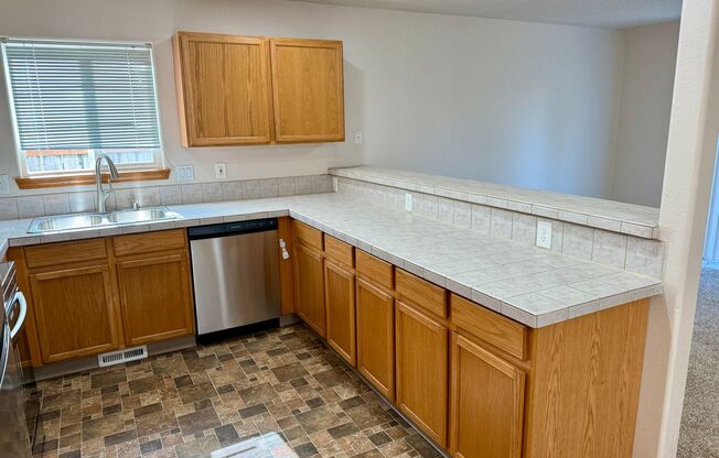 Super Crisp 3 Bedroom House, all new finishes throughout