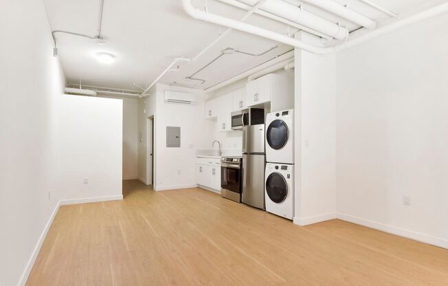 Studio, 1 bath, 409 sqft, $1,795, Unit 1011