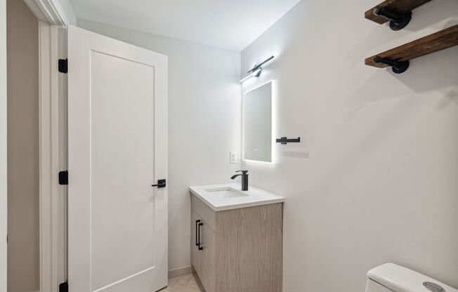 Studio, 1 bath, 431 sqft, $1,350, Unit 7