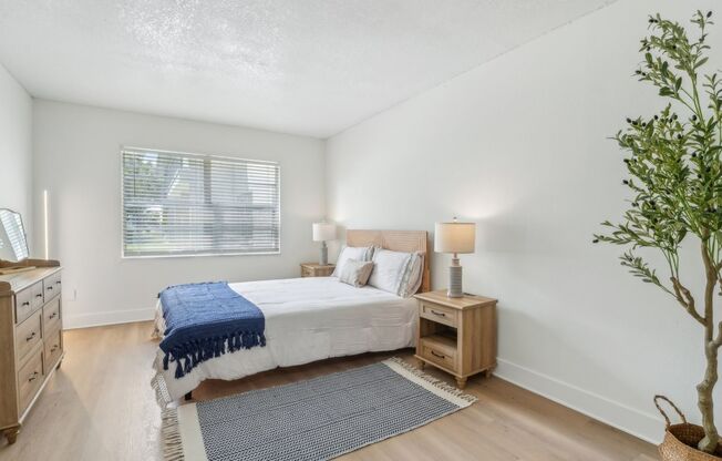 2 beds, 2 baths, 987 sqft, $1,595