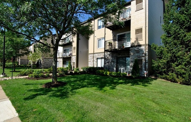 Exterior View at Emerson Apartments in Ann Arbor, MI