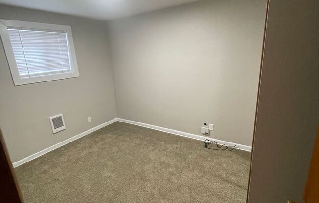 2 beds, 1 bath, $1,450, Unit 285