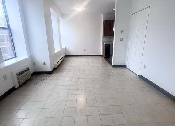 1 bed, 1 bath, 550 sqft, $2,500, Unit 102