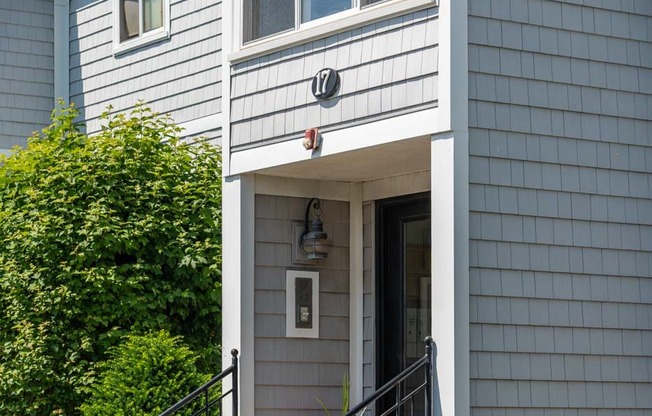 a view of the front of the apartments