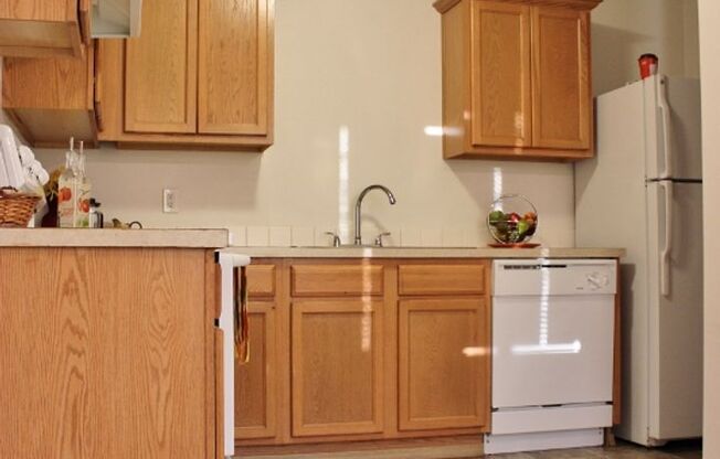 2 beds, 2 baths, 981 sqft, $1,649, Unit 304