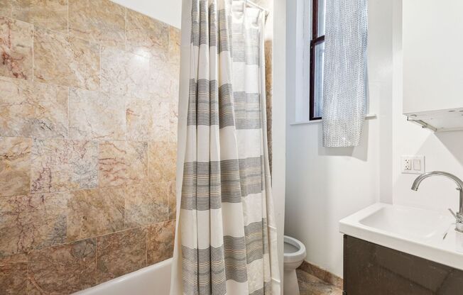 5 beds, 4.5 baths, 1,500 sqft, $3,600, Unit 3414 - A