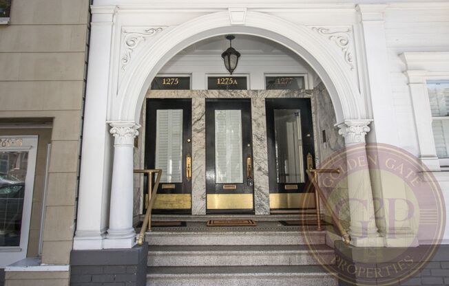 Russian Hill - 3 BR, 1 BA Condo 1,125 Sq. Ft. - 3D Virtual Tour, In-Unit Washer & Dryer
