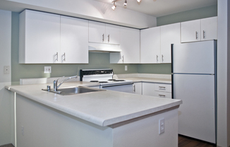 2 beds, 2 baths, 985 sqft, $2,780, Unit 605