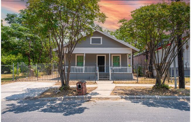 Charming and Modern Living Near Downtown San Antonio