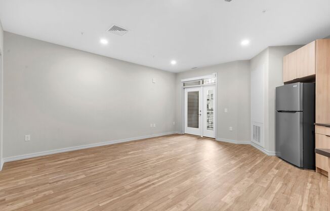 Studio, 1 bath, 548 sqft, $1,950, Unit 624