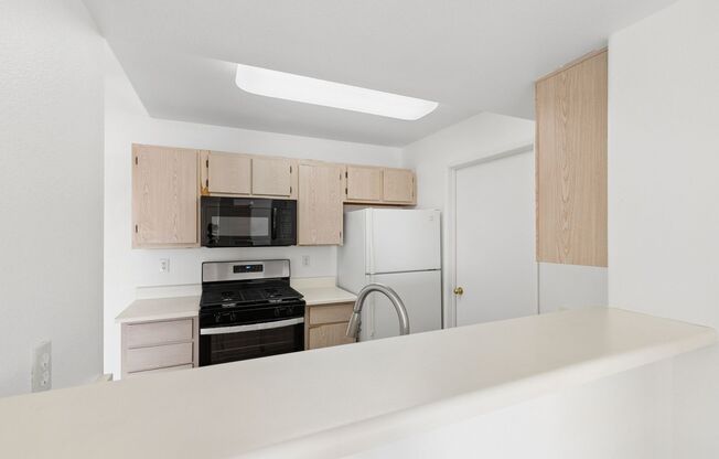 2 beds, 2 baths, $1,400, Unit # 2152