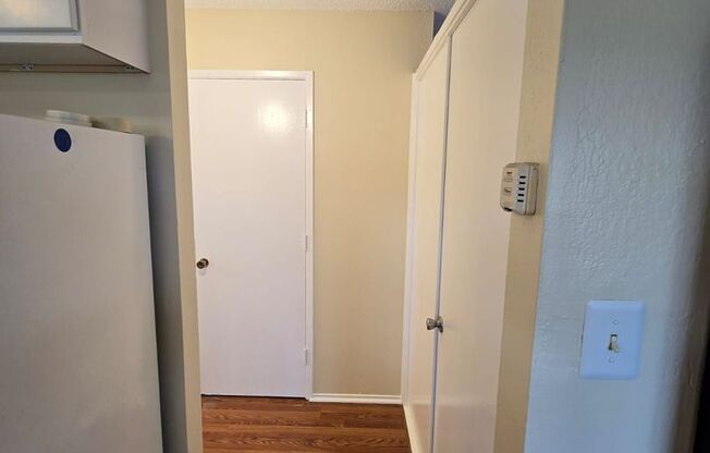 1 bed, 1 bath, $1,995, Unit 33