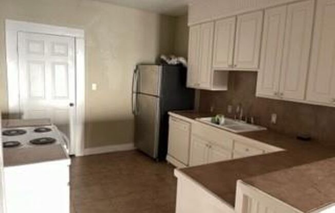 3 beds, 1 bath, $1,350