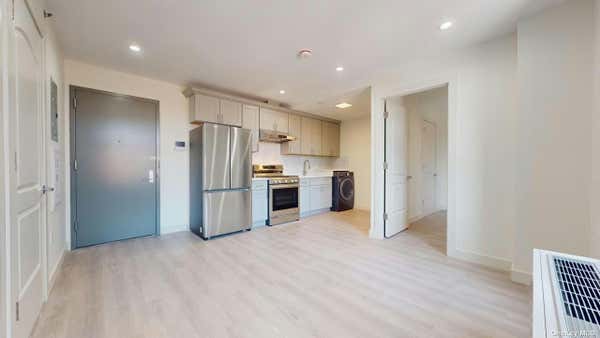 2 beds, 2 baths, 770 sqft, $3,300, Unit 4H