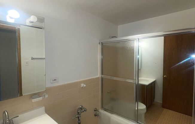 1 bed, 1 bath, 750 sqft, $1,725, Unit 418-1003