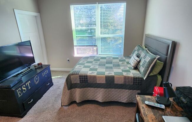 2 beds, 2 baths, 1,161 sqft, $1,795, Unit 124-221