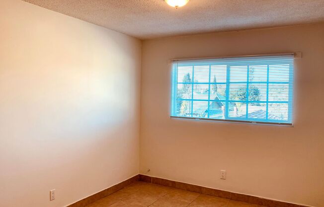 2 beds, 1 bath, $1,990, Unit 6