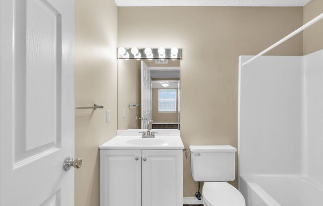 2 beds, 2 baths, 1,014 sqft, $1,194, Unit K7