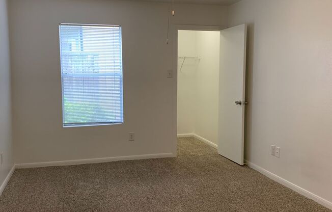 2 beds, 2 baths, 1,003 sqft, $1,120, Unit 3009