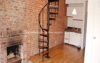 W 21st St