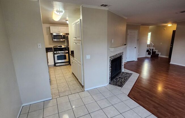 3 beds, 2.5 baths, $3,000, Unit UNIT A