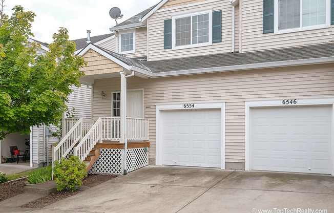Lovely 3 BD | 2.5 Bath Townhome in Orenco | Near Intel, Nike & MAX!