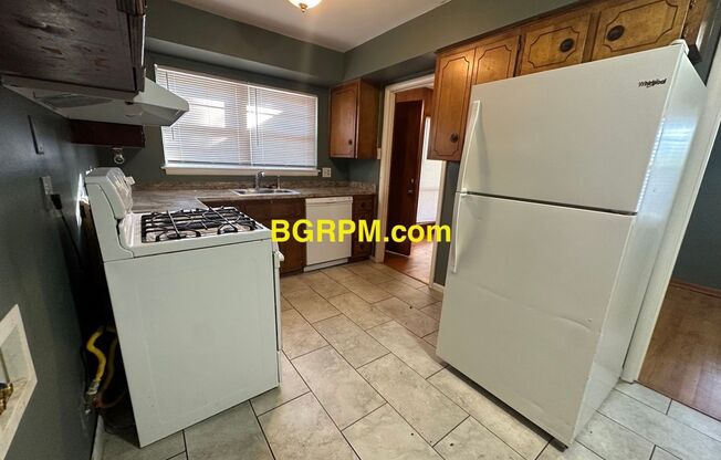 3 beds, 1 bath, $1,050