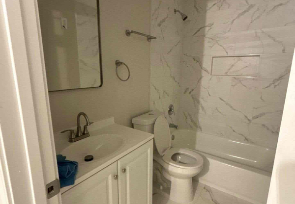 1426 HYDE PARK