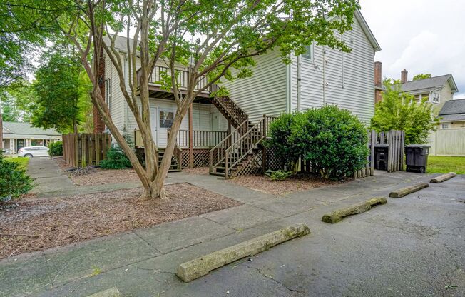 1 bed, 1 bath, $2,000, Unit 639-D