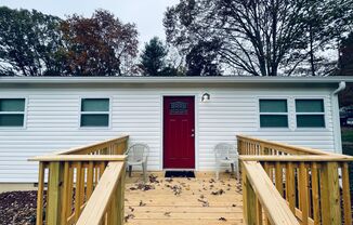 2 beds, 1 bath, $1,895