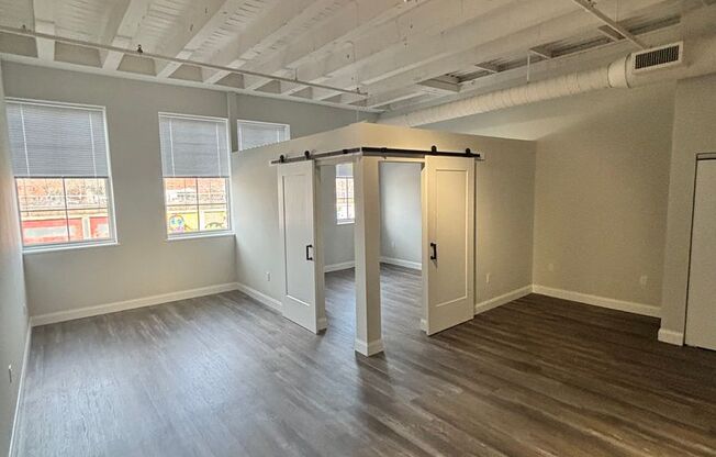 1 bed, 1 bath, 905 sqft, $2,375, Unit 201