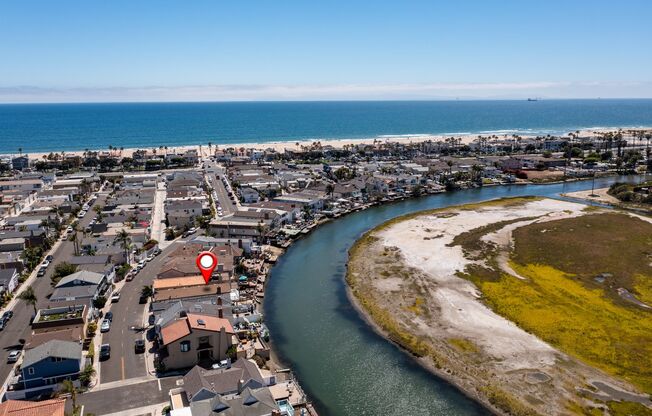 CANAL FRONT NEWPORT SHORES 4BD/2.5BA 3 BLOCKS TO BEACH, WETLAND VIEWS