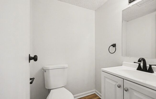 2 beds, 1.5 baths, 1,288 sqft, $1,475, Unit Chapel Dr-6905