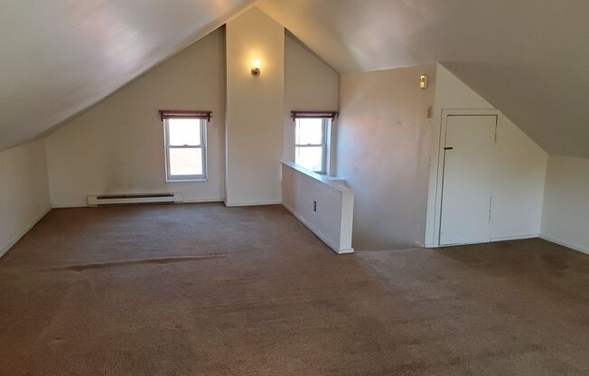 2 beds, 1 bath, $1,150, Unit Apt. C