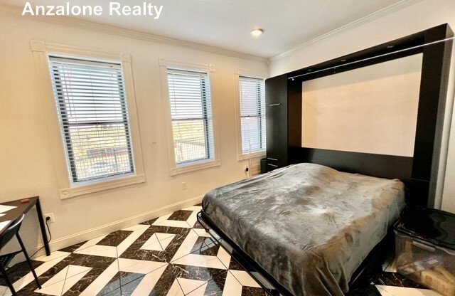 3 N HUDSON ST