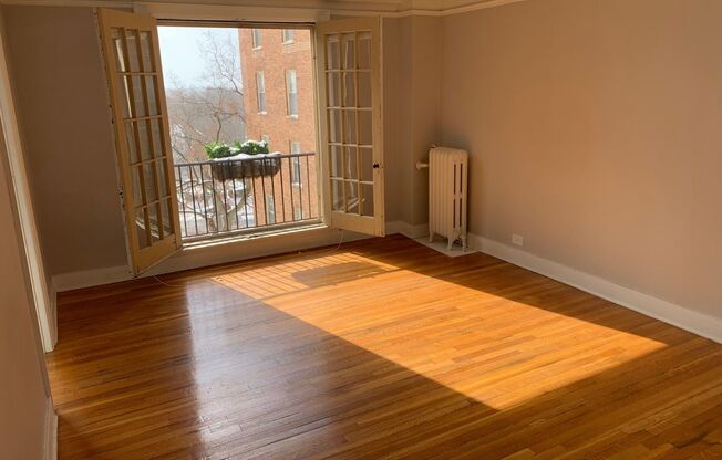 2 beds, 1 bath, 728 sqft, $1,425, Unit 4G