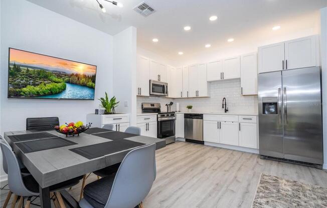 4 beds, 2 baths, 1,400 sqft, $2,500