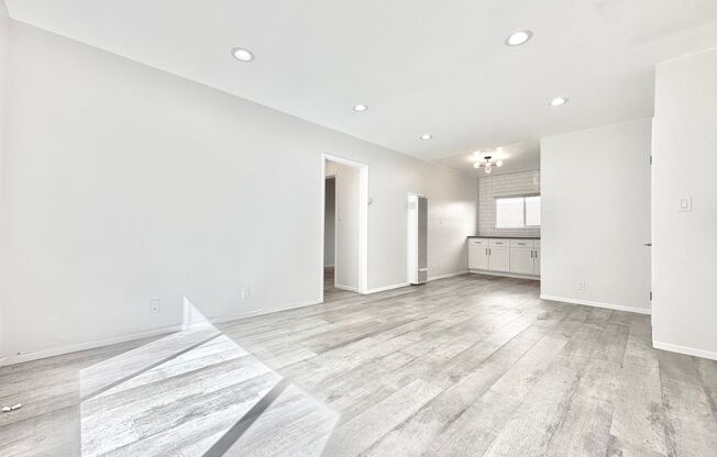 1676 Manning Ave