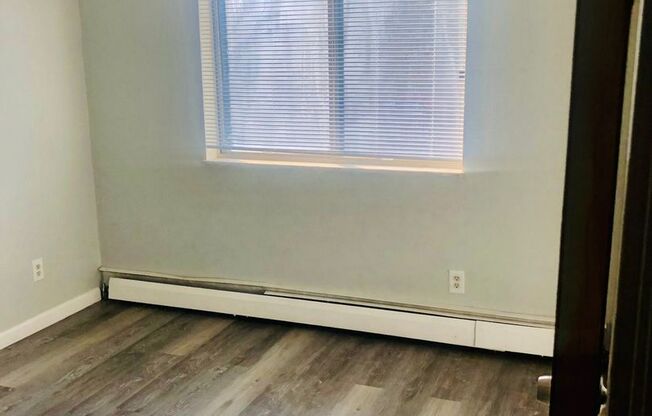 2 beds, 1 bath, 900 sqft, $950