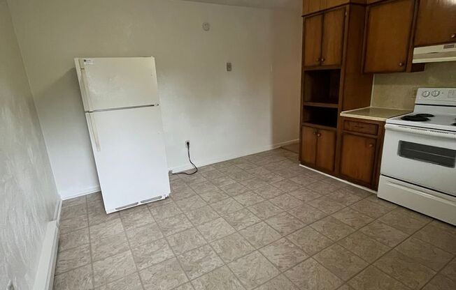 2 beds, 1 bath, 903 sqft, $1,170, Unit K-3