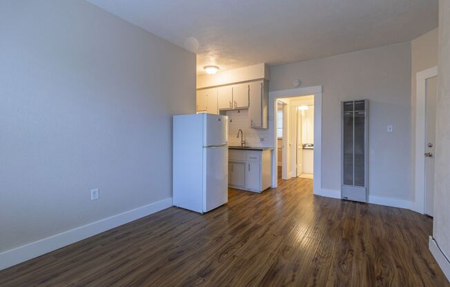 1 bed, 1 bath, 400 sqft, $1,450, Unit 4500-3