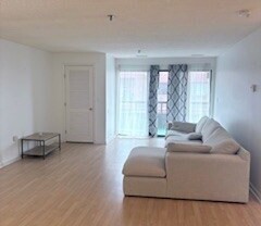 1 bed, 1 bath, 826 sqft, $2,600, Unit 1117