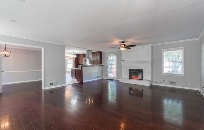 Beautiful 4 sided brick 4BR/3BA ranch home in Dunwoody, GA.