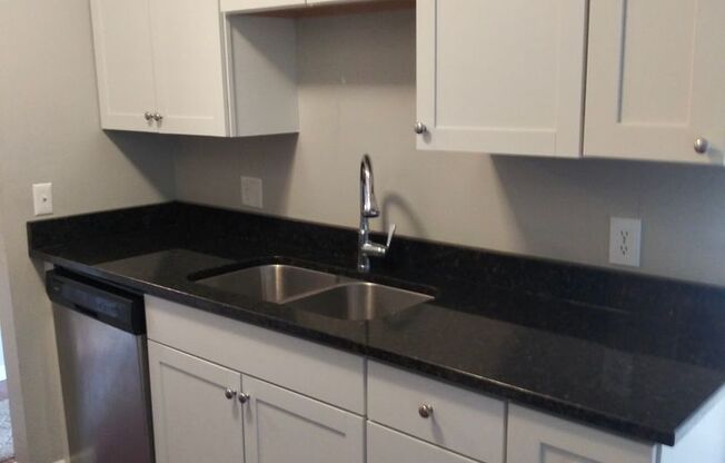 1 bed, 1 bath, 700 sqft, $1,275, Unit 3937305