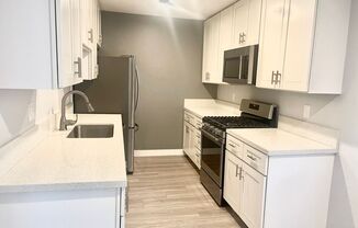 1 bed, 1 bath, $2,400, Unit Ocean Breeze Apts- Unit 8