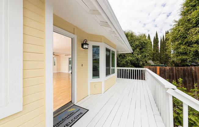 3bd/2ba Single Story Vista Home With A/C